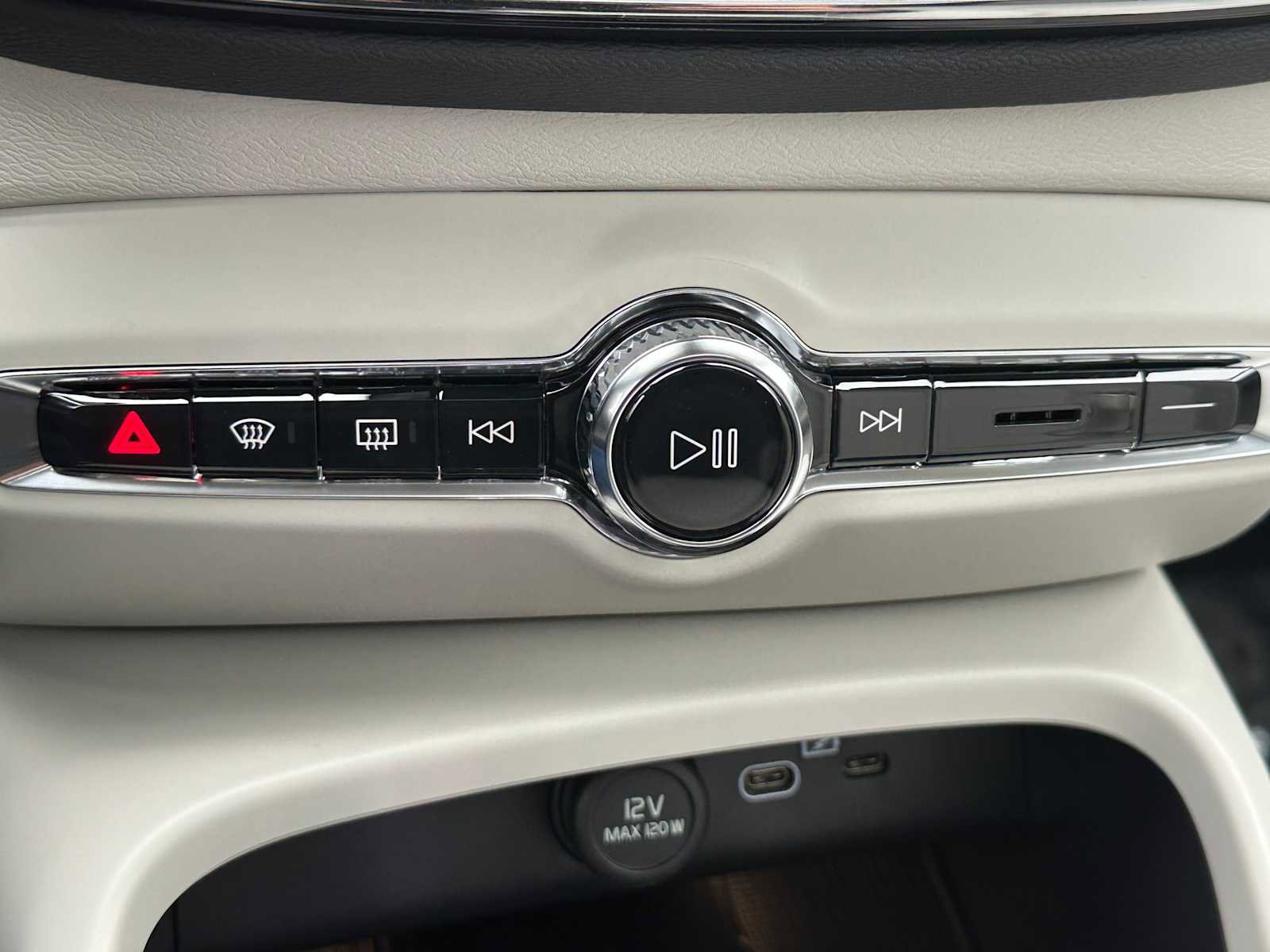 New 2026 Volvo XC40 B5 Plus w/ Climate Package image 35