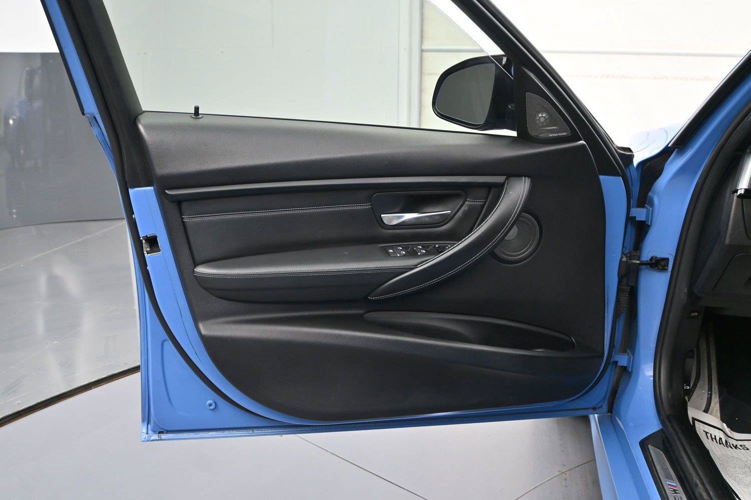 Used 2018 BMW M3 RWD image 11