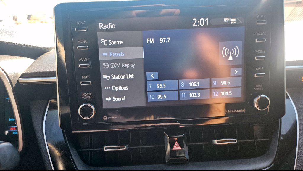 Used 2021 Toyota Corolla SE FWD image 32
