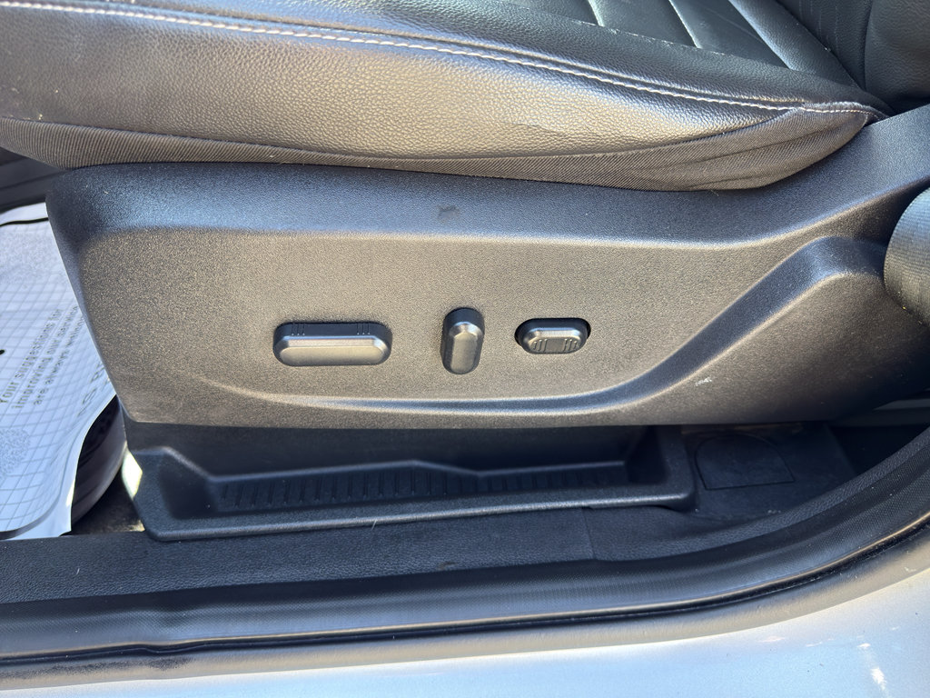 Used 2015 Ford Escape Titanium w/ Equipment Group 301A FWD image 11