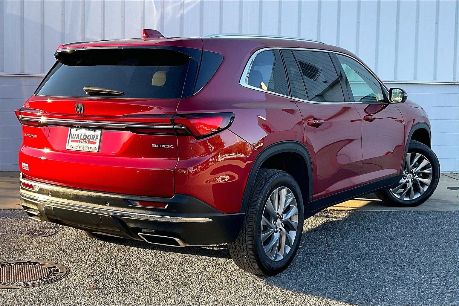 Used 2025 Buick Enclave Preferred FWD image 17