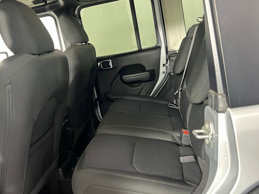 Used 2023 Jeep Wrangler Unlimited image 31