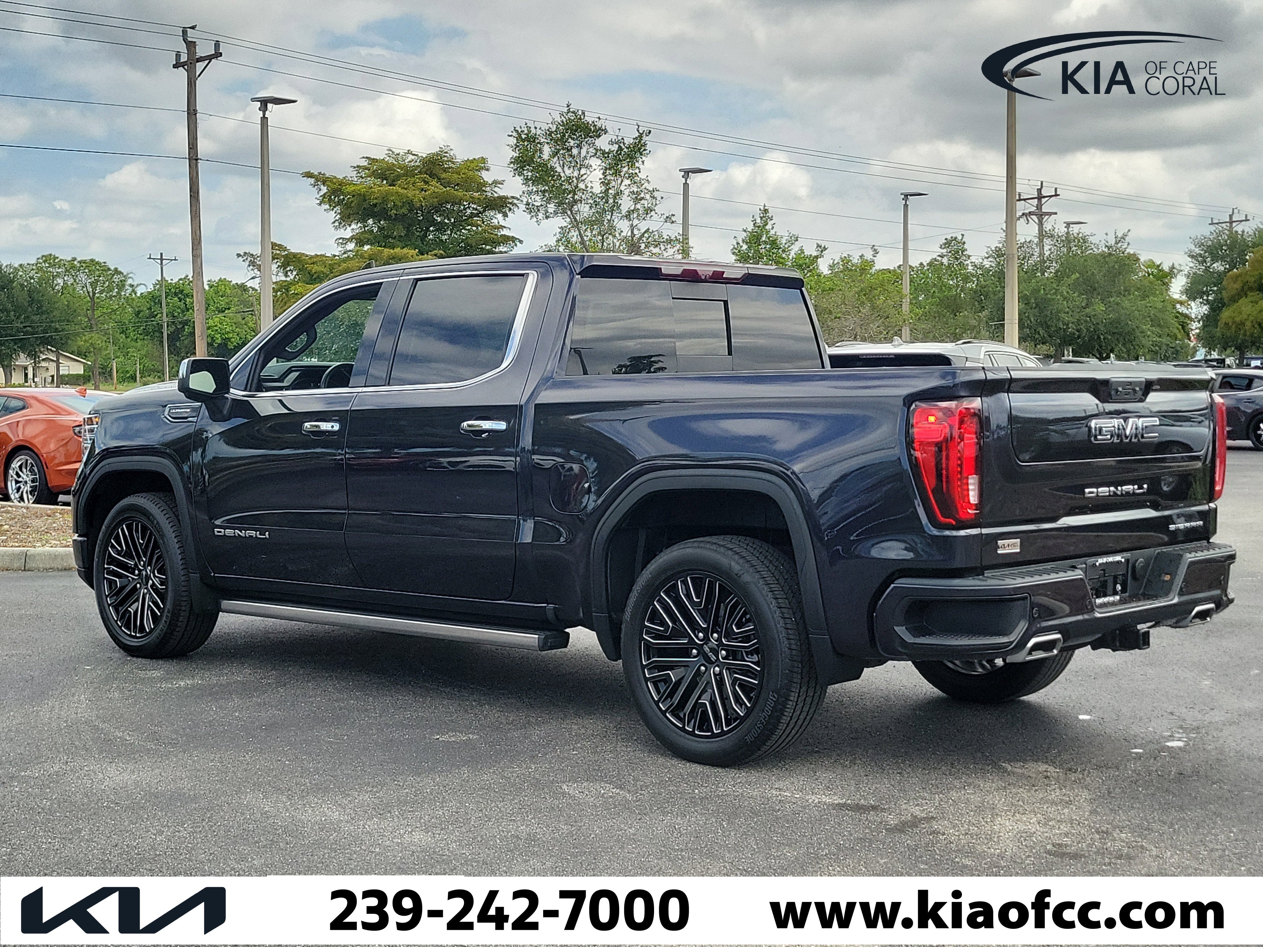 Used 2022 GMC Sierra 1500 Denali Ultimate AWD/4WD image 5