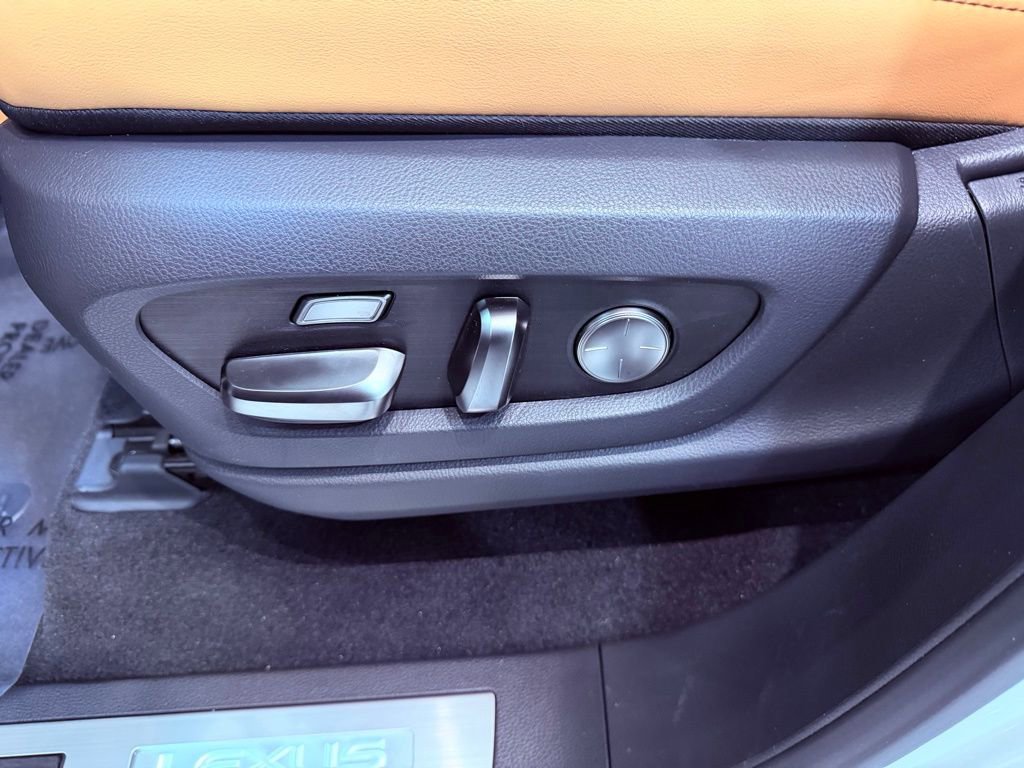 Certified 2026 Lexus LX 600 4WD w/ Luxury Package image 26