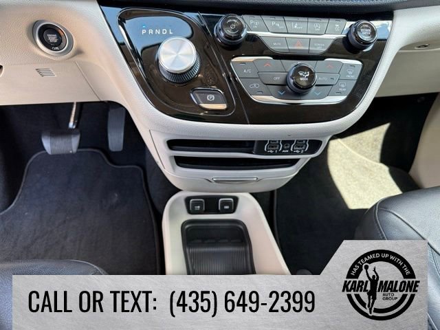 Used 2021 Chrysler Pacifica Touring-L w/ Premium & Safety Sphere Group FWD image 22