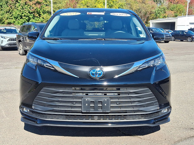 Certified 2025 Toyota Sienna XLE w/ XLE Plus Package AWD/4WD image 28