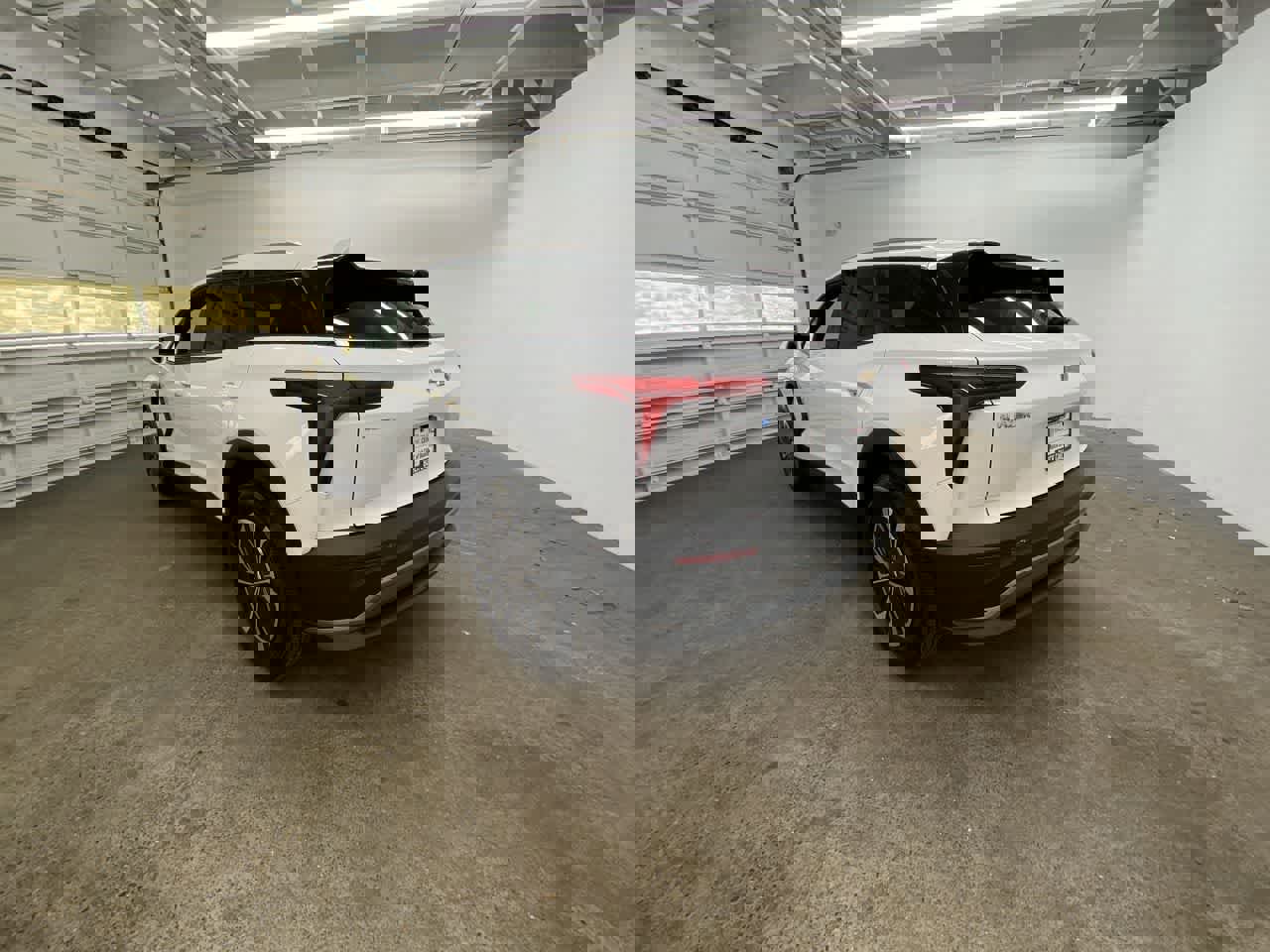 Used 2024 Chevrolet Blazer EV LT AWD/4WD image 4