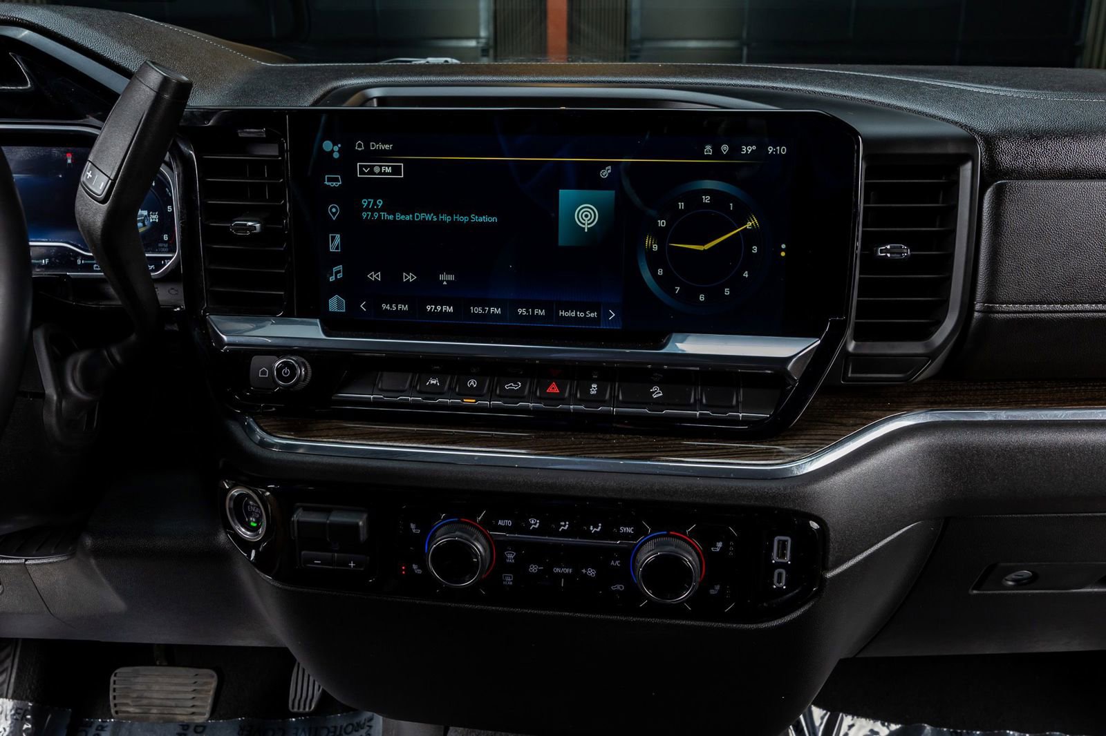 Used 2023 Chevrolet Silverado 1500 LT w/ Z71 Off-Road Package image 23