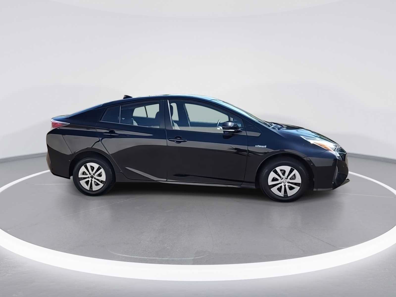 Certified 2018 Toyota Prius Three FWD image 9