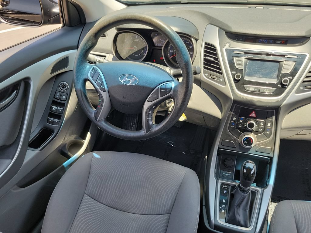 Used 2015 Hyundai Elantra SE w/ Option Group 02 FWD image 11