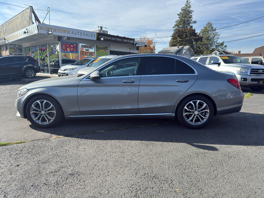 Used 2015 Mercedes-Benz C 300 Sedan image 2