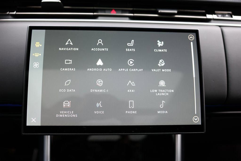 Used 2025 Land Rover Range Rover SE image 16