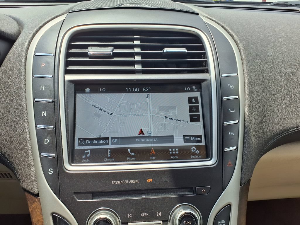 Used 2016 Lincoln MKX Reserve w/ Technology Package FWD image 29