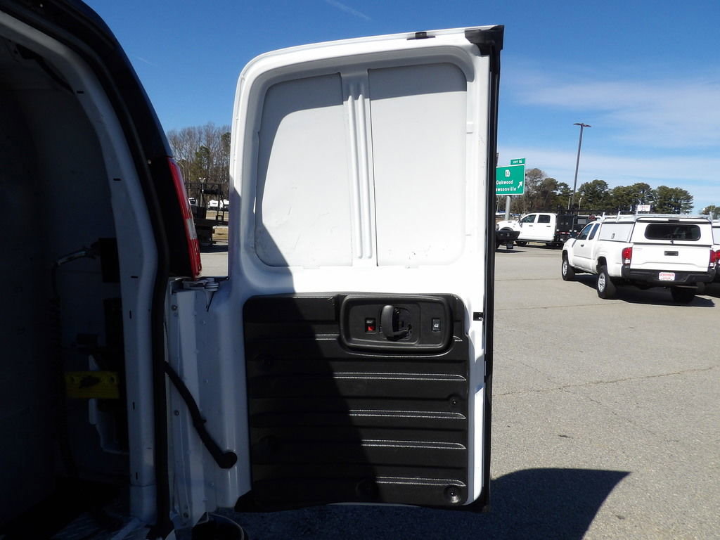 Used 2022 Chevrolet Express 3500 w/ Driver Convenience Package image 46