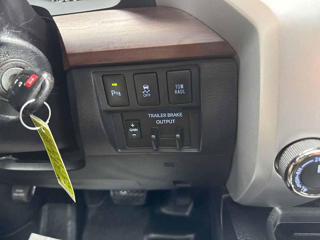 Used 2018 Toyota Tundra Limited image 17