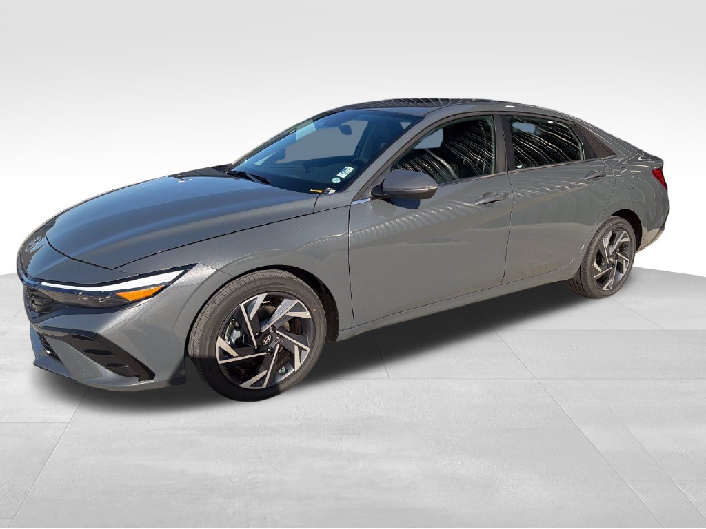 New 2026 Hyundai Elantra Limited FWD 360° Tour