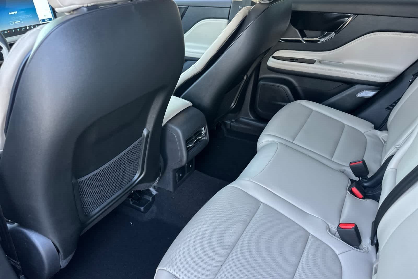 Used 2025 Lincoln Corsair Premiere w/ Equipment Group 101A image 4