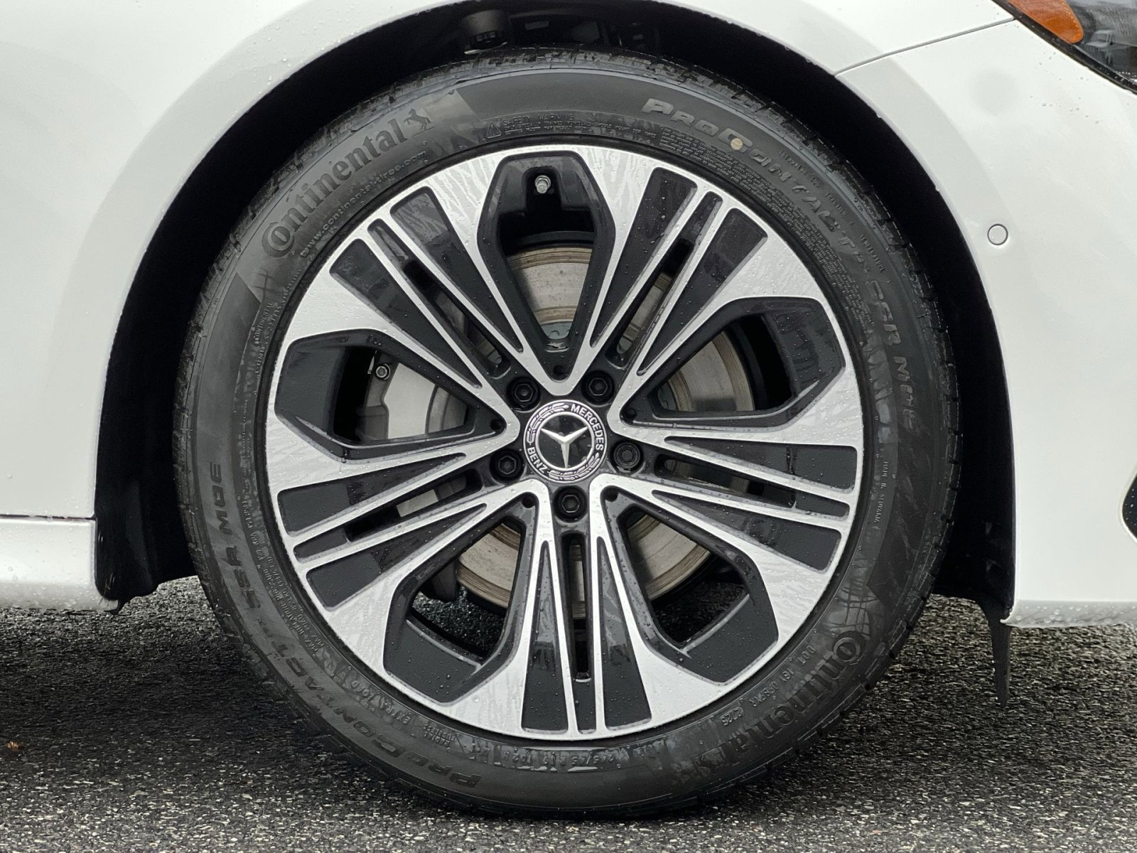 New 2026 Mercedes-Benz E 350 4MATIC Sedan image 10