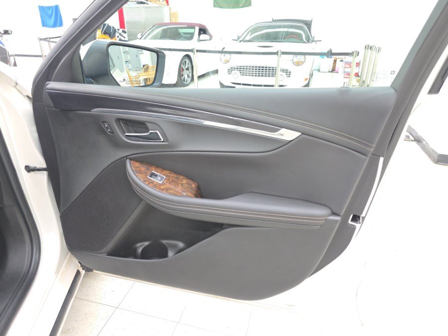 Used 2014 Chevrolet Impala LT w/ Convenience Package FWD image 11