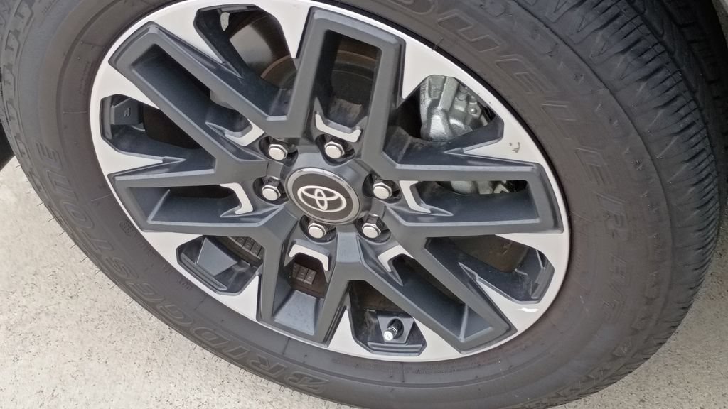 Used 2025 Toyota Sequoia Limited AWD/4WD image 18