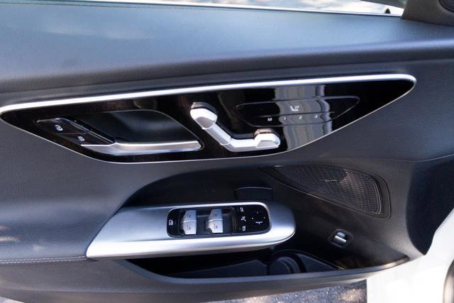 Used 2022 Mercedes-Benz C 300 Sedan image 12