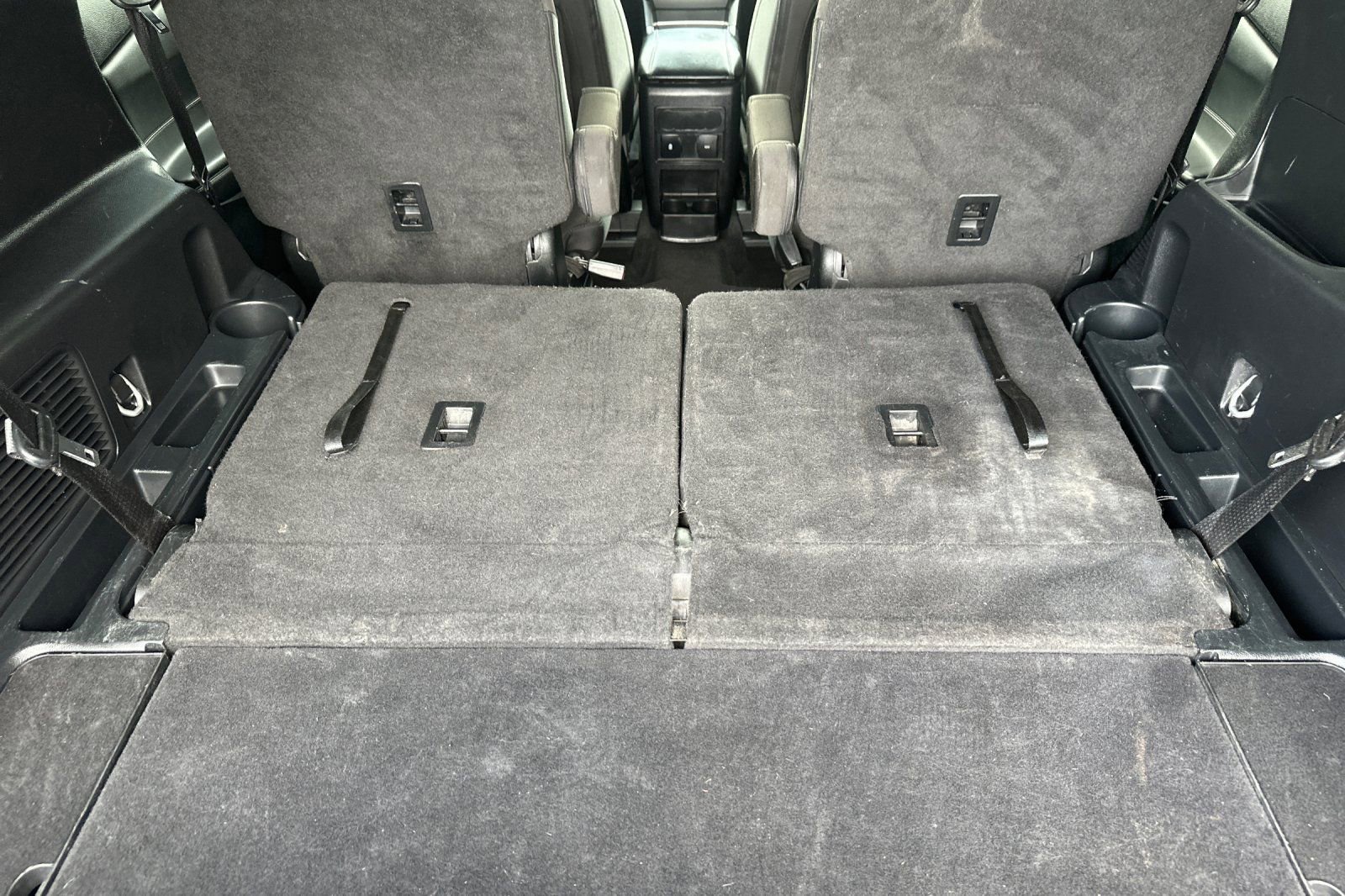 Used 2024 Ford Explorer XLT RWD image 16