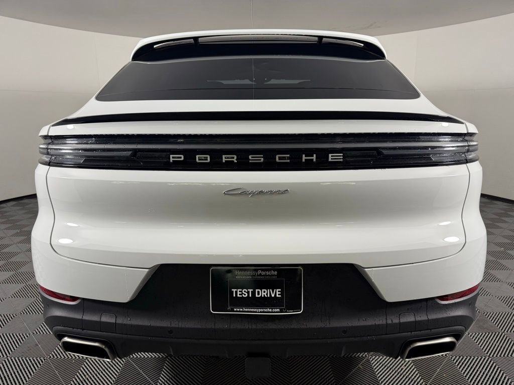 Certified 2025 Porsche Cayenne Coupe image 6