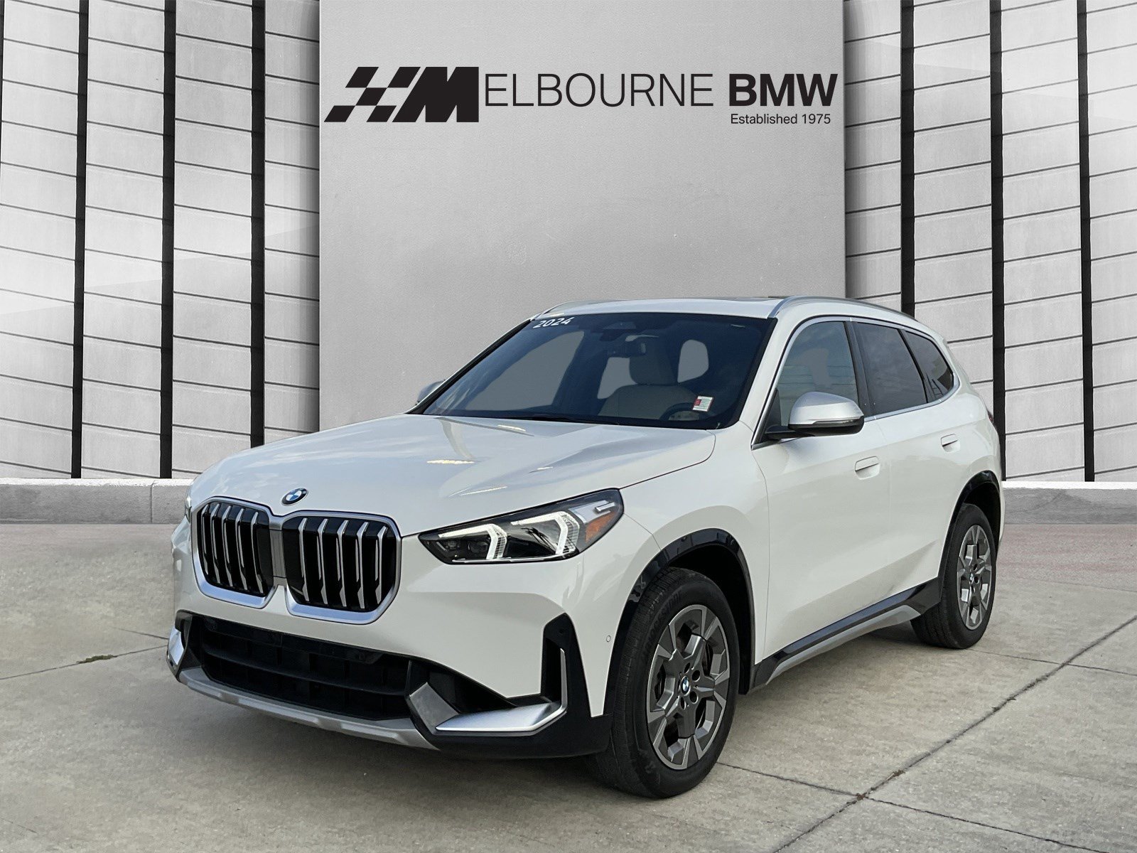 Used 2024 BMW X1 xDrive28i w/ Convenience Package AWD/4WD image 3