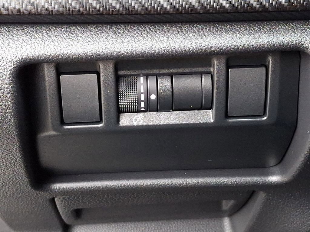 Used 2024 Subaru Crosstrek 2.0i Premium image 29