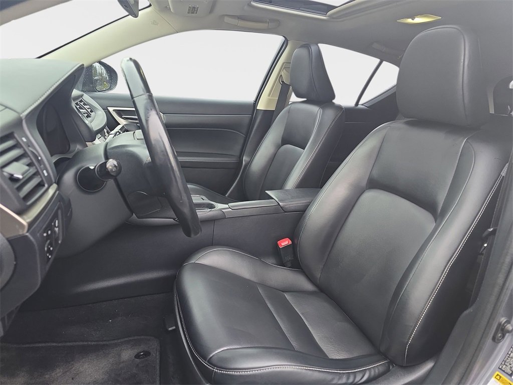 Used 2015 Lexus CT 200h image 14