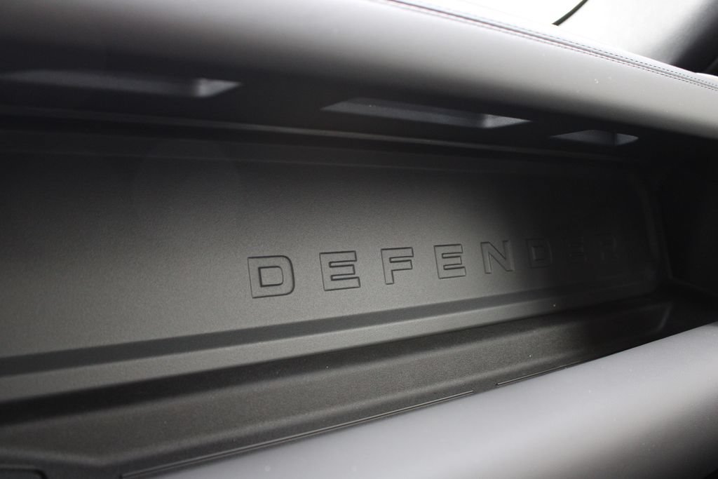 New 2026 Land Rover Defender 110 X-Dynamic SE AWD/4WD image 23
