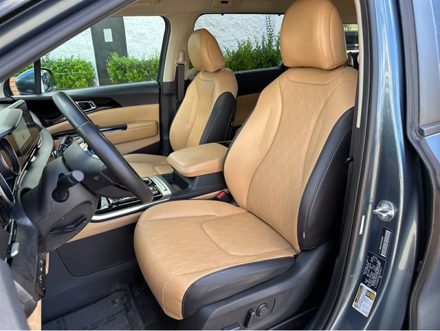 Certified 2023 Kia Carnival EX image 14
