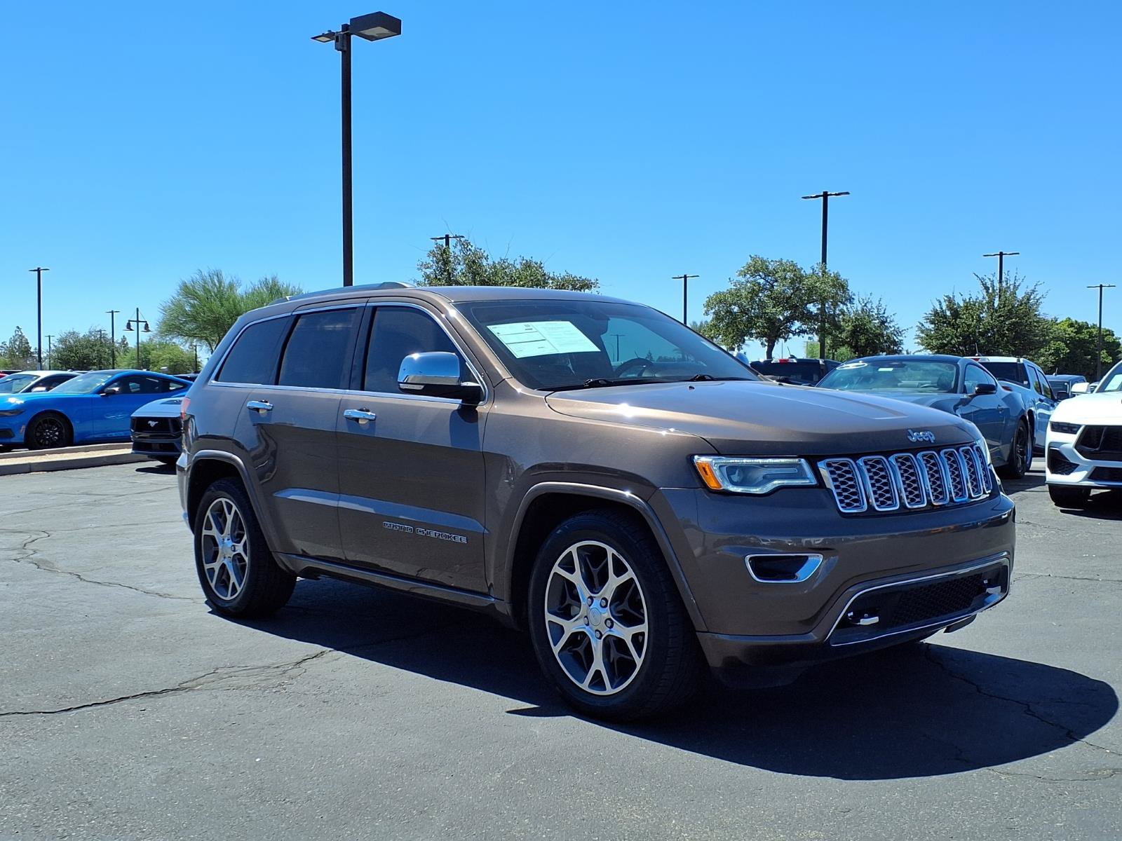 Used 2019 Jeep Grand Cherokee Overland AWD/4WD image 8