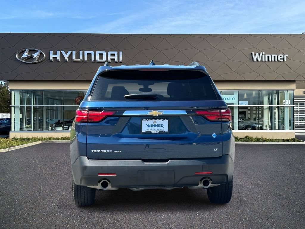 Used 2023 Chevrolet Traverse LT AWD/4WD image 3