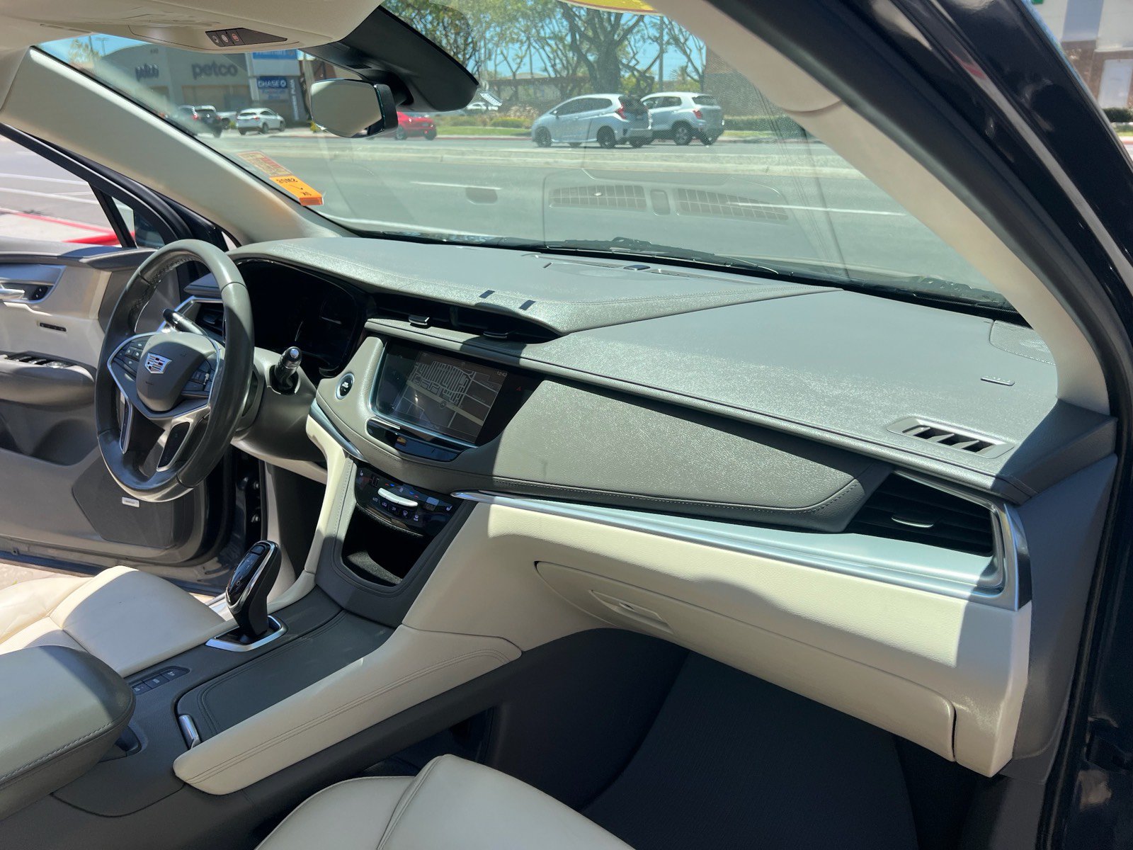 Used 2018 Cadillac XT5 Luxury w/ Driver Awareness Package AWD/4WD image 45