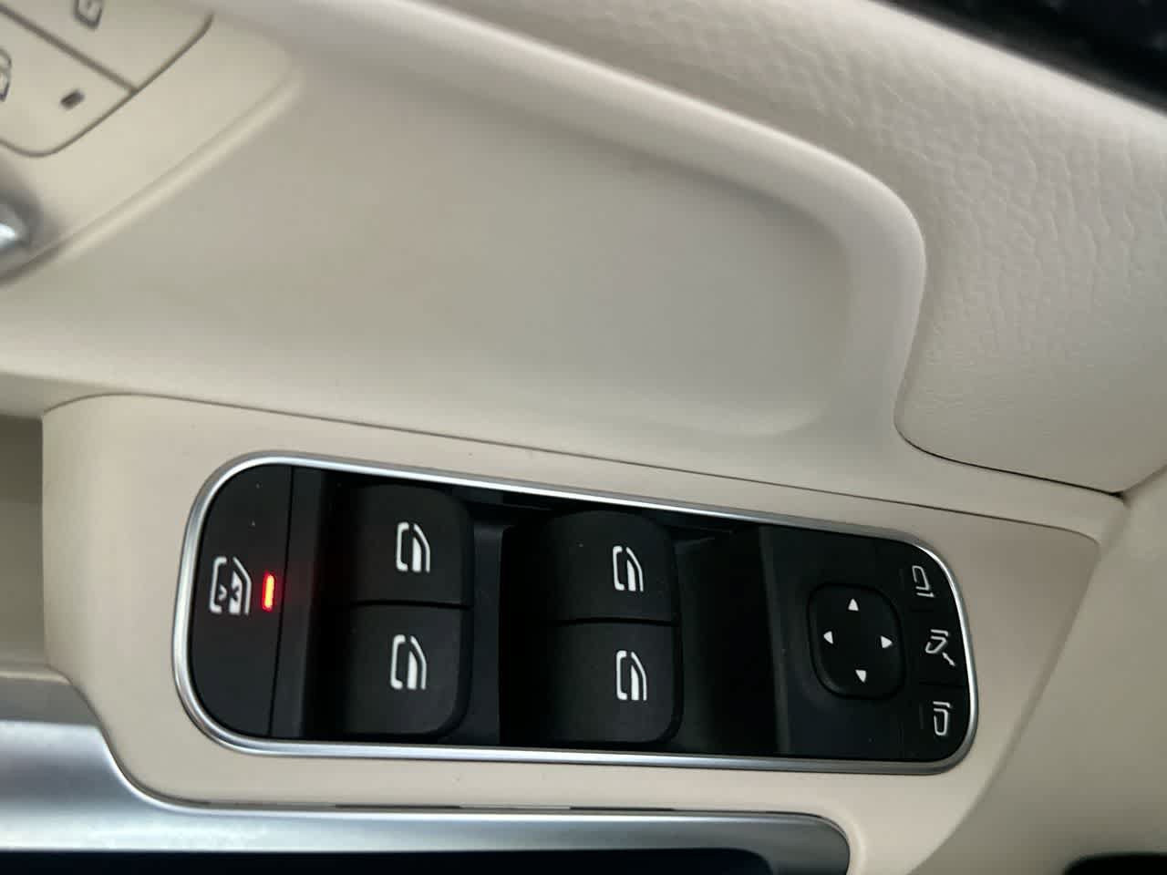 Used 2025 Mercedes-Benz GLB 250 image 17