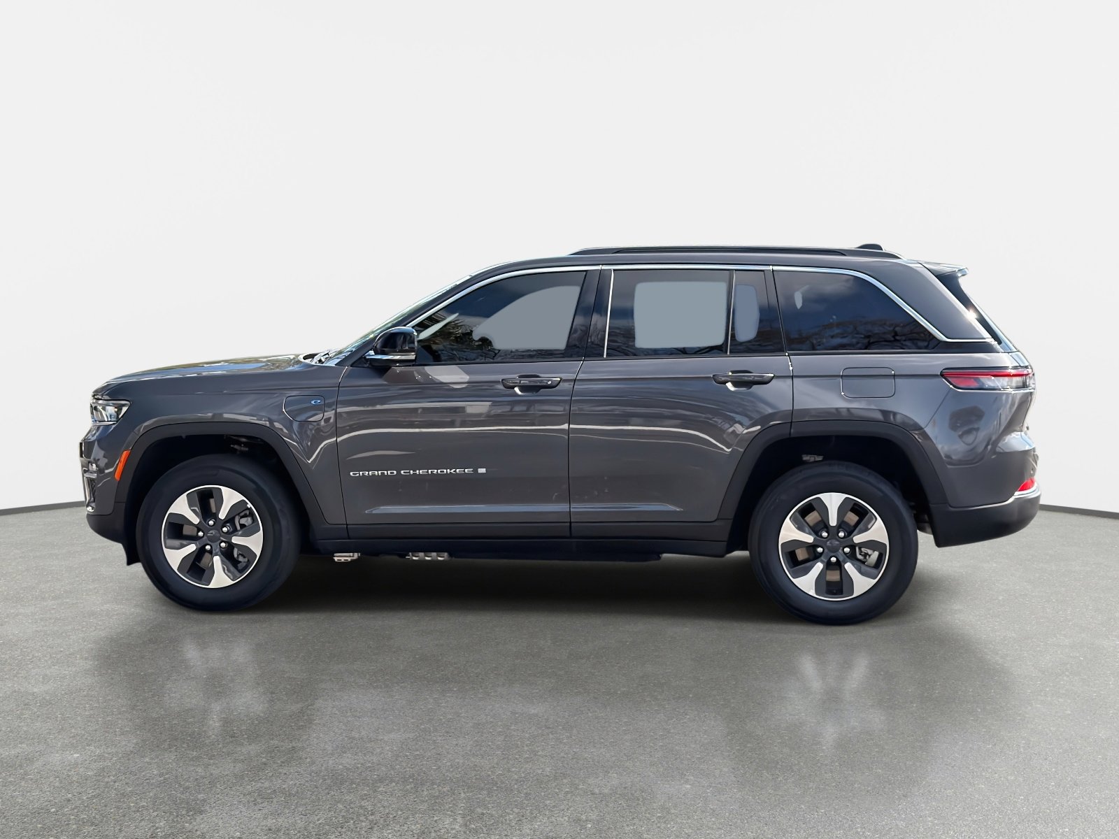 Used 2025 Jeep Grand Cherokee Limited 4xe image 6