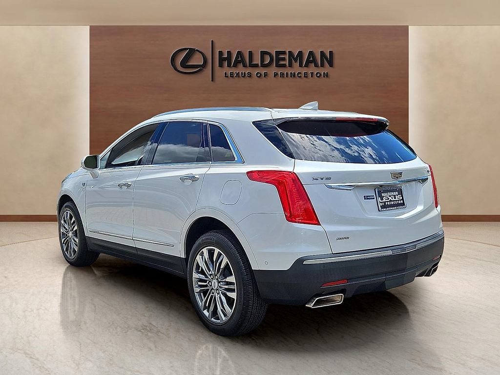 Used 2018 Cadillac XT5 Premium Luxury w/ Driver Assist Package AWD/4WD image 4