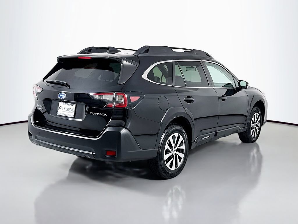 Used 2023 Subaru Outback Premium image 5