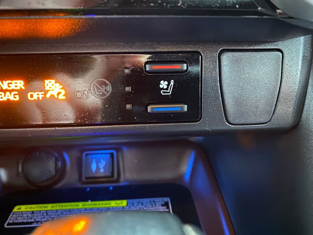 Used 2019 Toyota RAV4 Limited w/ Advanced Technology Package AWD/4WD image 24