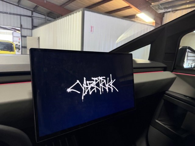 Used 2025 Tesla Cybertruck AWD Crew Cab image 15