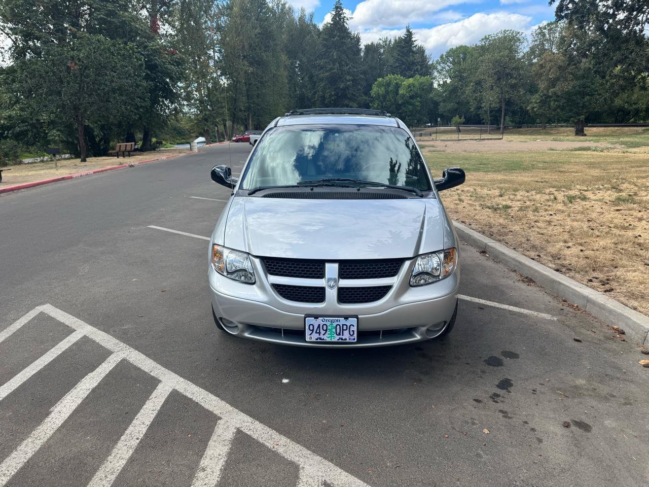 Used 2004 Dodge Grand Caravan SXT w/ Premium Group FWD image 9