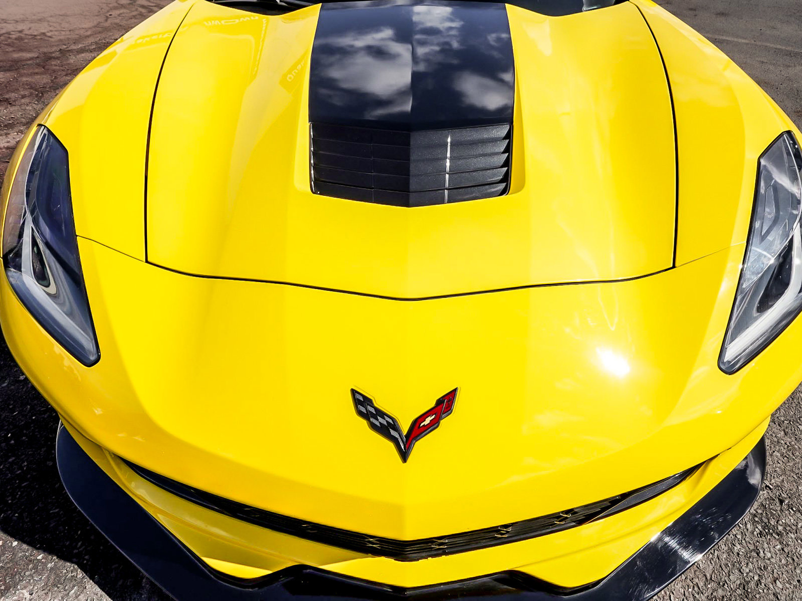 Used 2015 Chevrolet Corvette Stingray Coupe w/ 3LT Preferred Equipment Group image 40