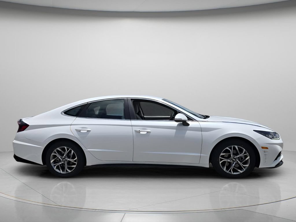 Certified 2022 Hyundai Sonata SEL w/ Preferred Accessory Package FWD image 4