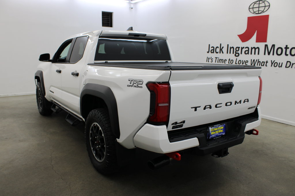 Used 2025 Toyota Tacoma TRD Off-Road AWD/4WD image 3