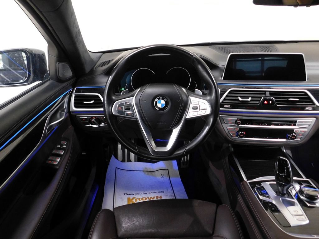 Used 2019 BMW 750i xDrive AWD/4WD image 34