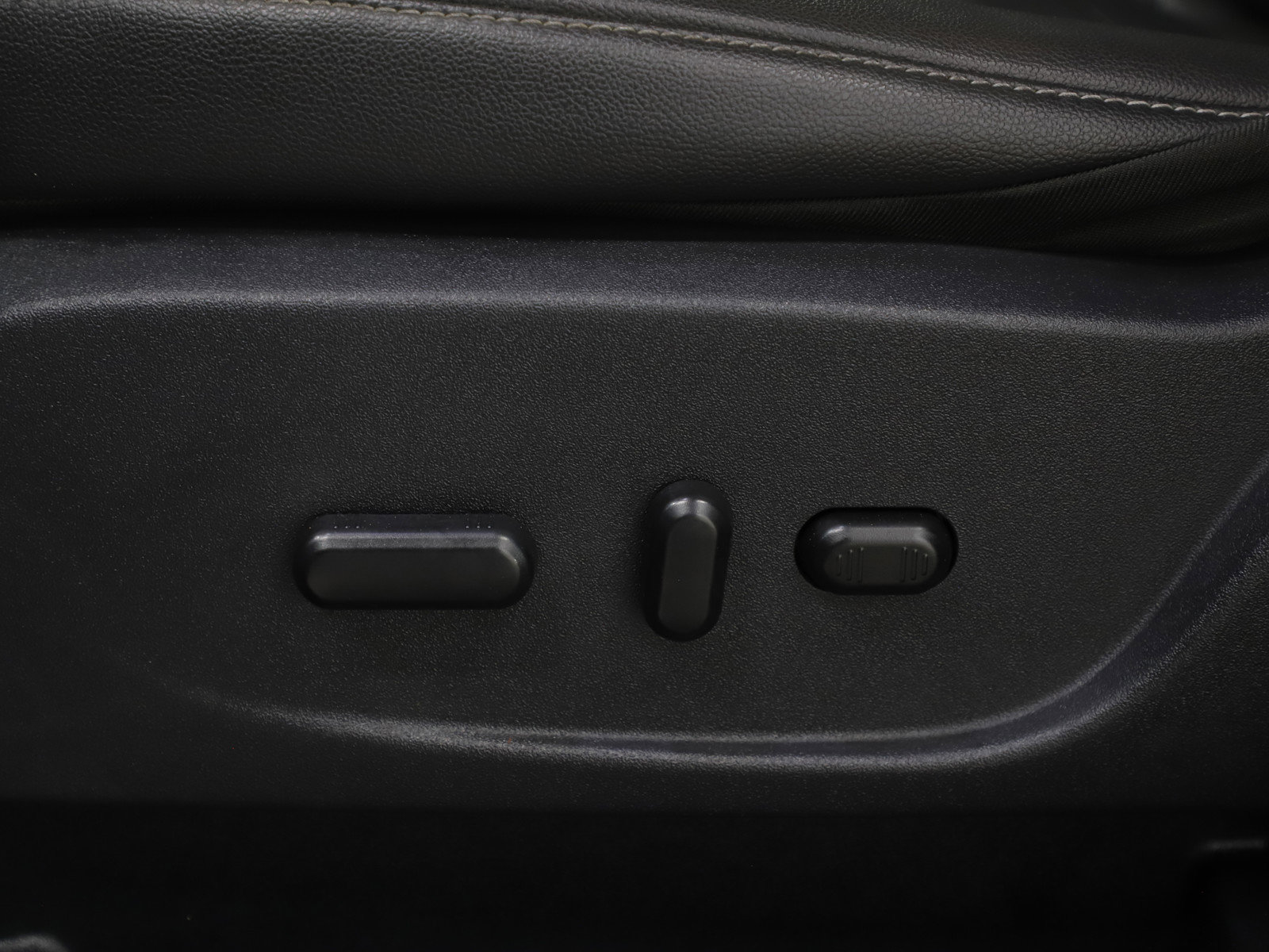 Used 2016 Ford Escape SE w/ SE Leather Comfort Package image 24