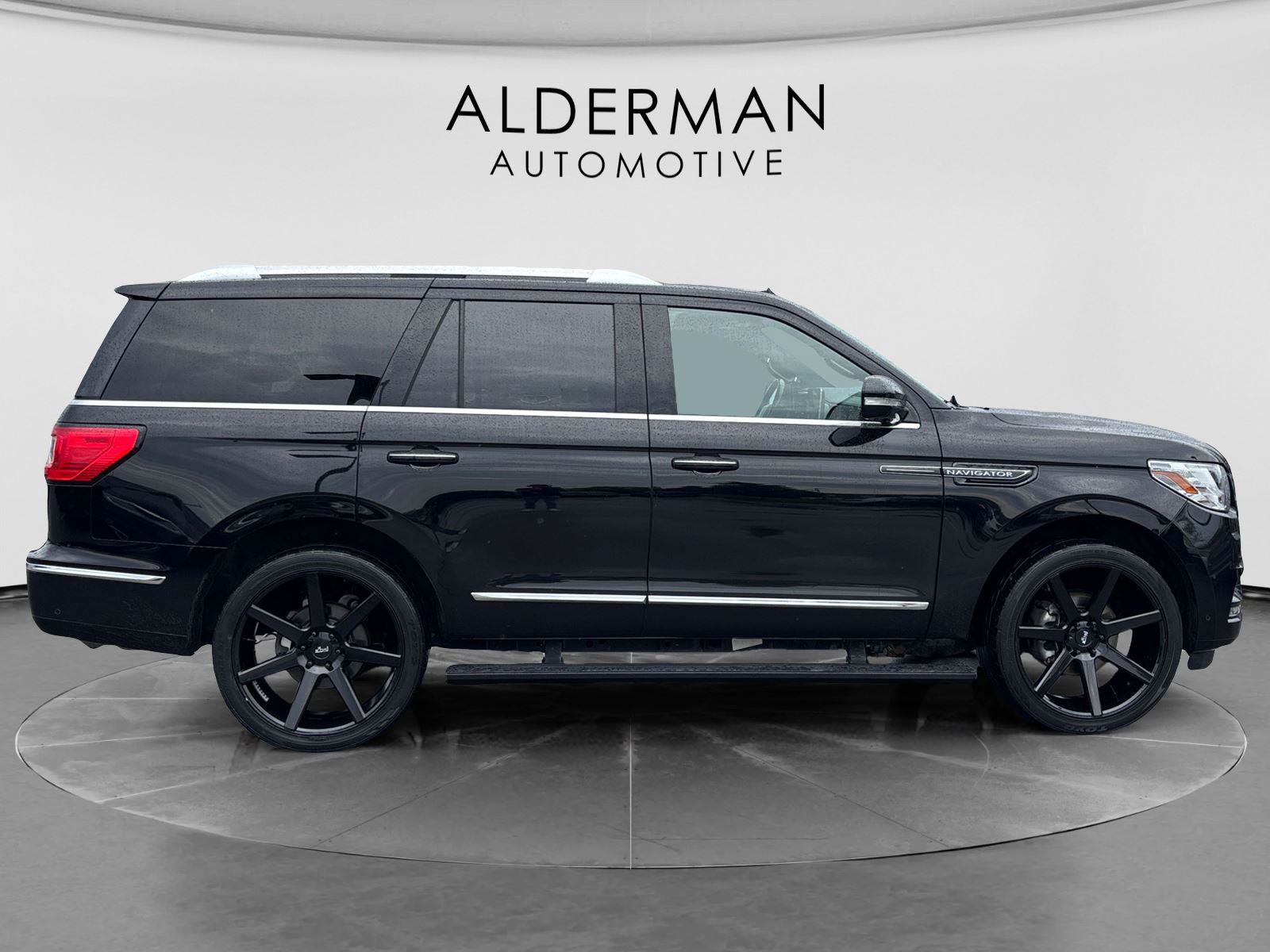 Used 2021 Lincoln Navigator Reserve w/ Equipment Group 208A AWD/4WD image 7