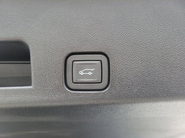 Used 2024 GMC Acadia Denali w/ Super Cruise Package image 8