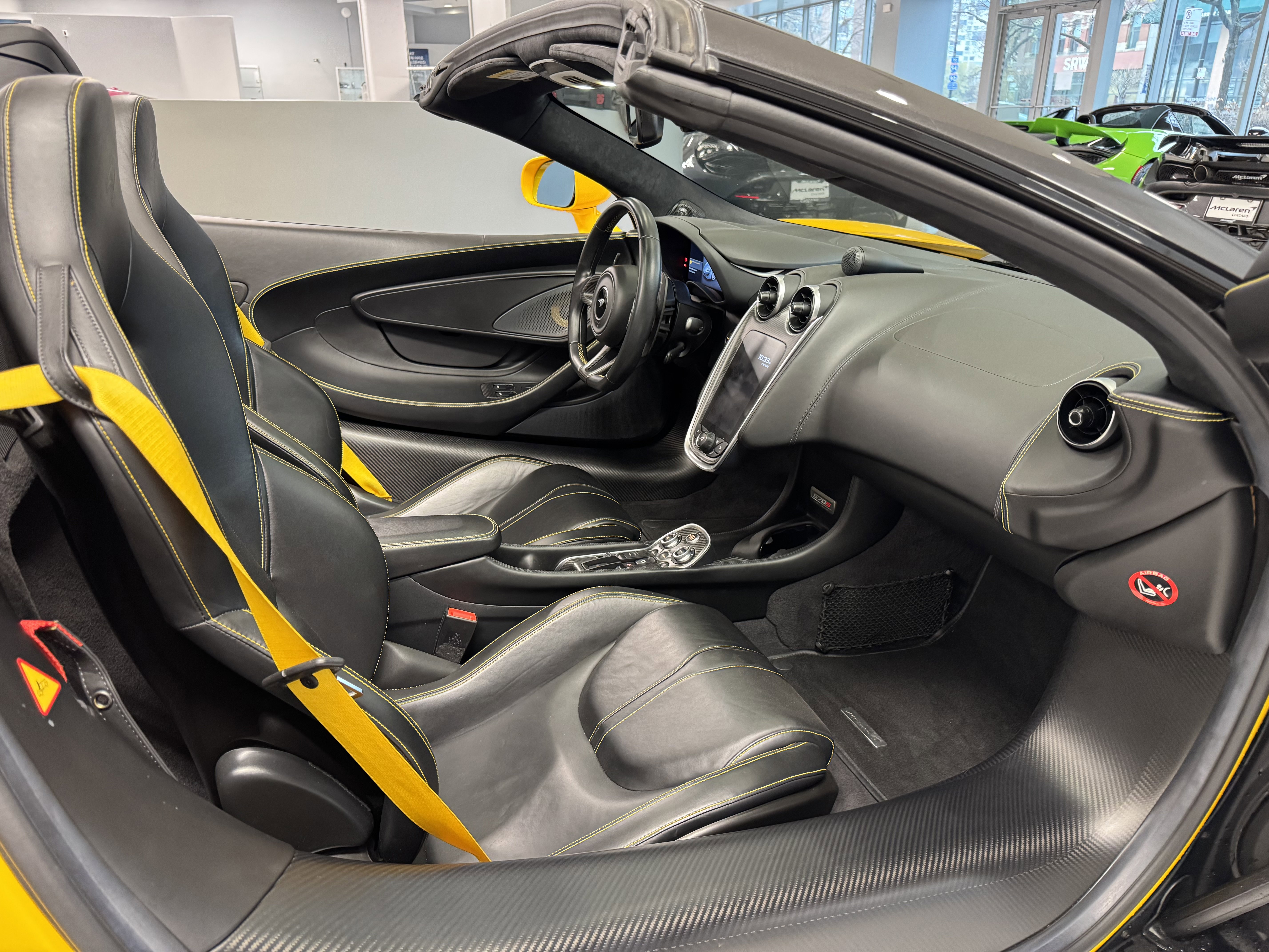 Used 2020 McLaren 570S Spider image 15